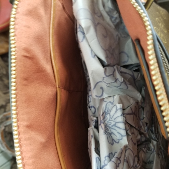 Sale 🔖 NWT Adrienne Vittadini Monogram Dome Satchel - Picture 10 of 13